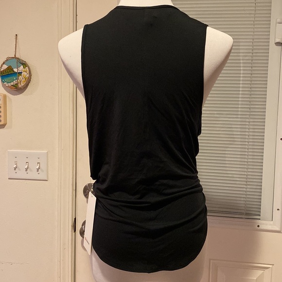 Brand new flow y 2-in-1 yoga tank - Picture 2 of 3